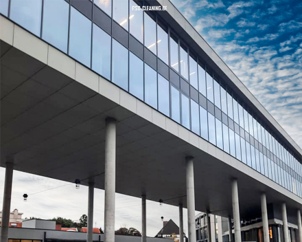 Referentie Business Center Katelijne Poort Brugge. Glasreiniging met osmose water_RSD Cleaning_2