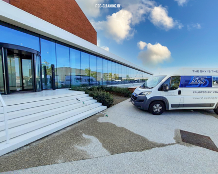 Referentie glasreiniging met osmose water door RSD Cleaning_Immo Hyboma Kortemark_3