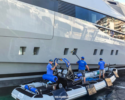 Referentie Monaco Yachtshow. Reiniging SuperYacht door RSD Yacht Cleaning_5